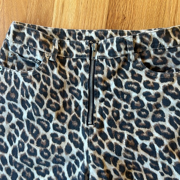 Cheetah print jeans - Picture 2 of 3